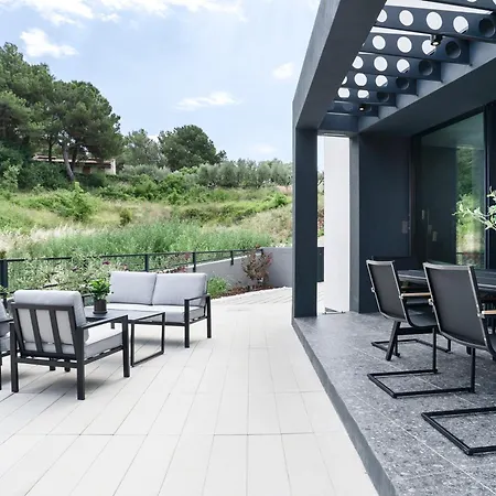 Holiday home House With A Swimming Pool Mugeba, - 22891