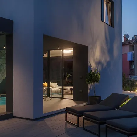 Holiday home House With A Swimming Pool Mugeba, - 22891